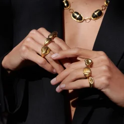 Kiss Ring