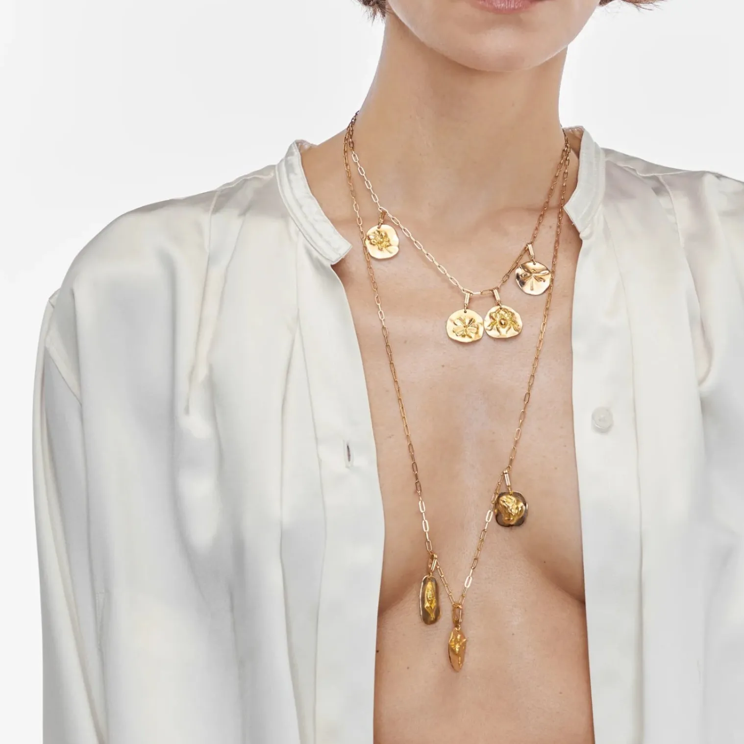 Wheat Medal Charm in Yellow Gold